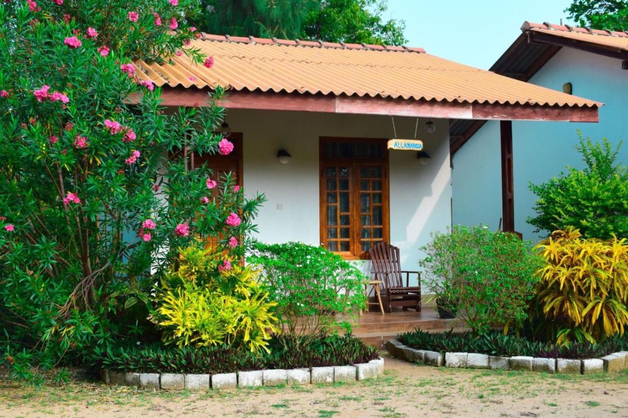 Mithra Paradise Beach Hotel Nilaveli Esterno foto