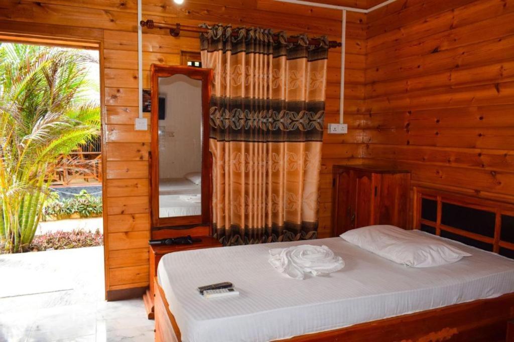 Mithra Paradise Beach Hotel Nilaveli Esterno foto